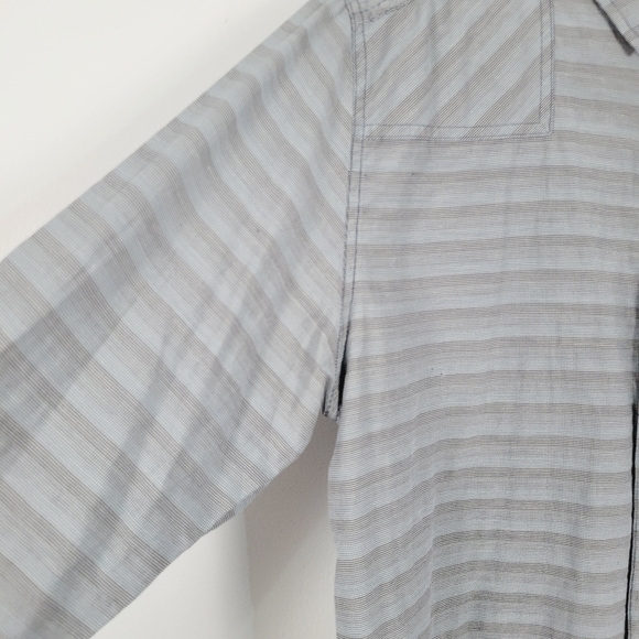 Toad & Co Organic Cotton Blend Lightweight Button Up Shirt - Picture 3 of 8